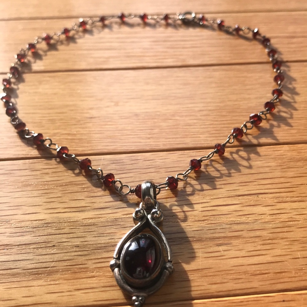 Gem-studded necklace with pendant